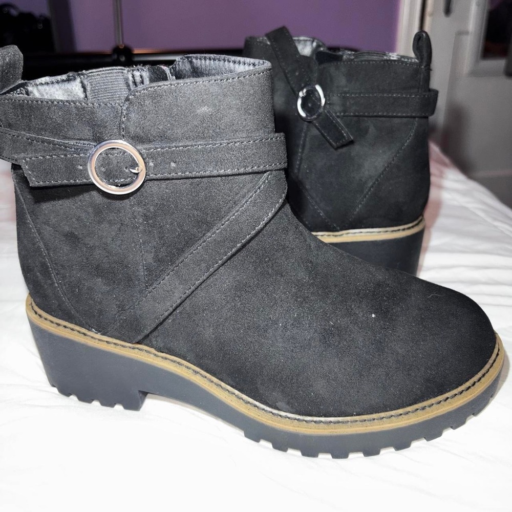 Torrid chunky heel black ankle boots